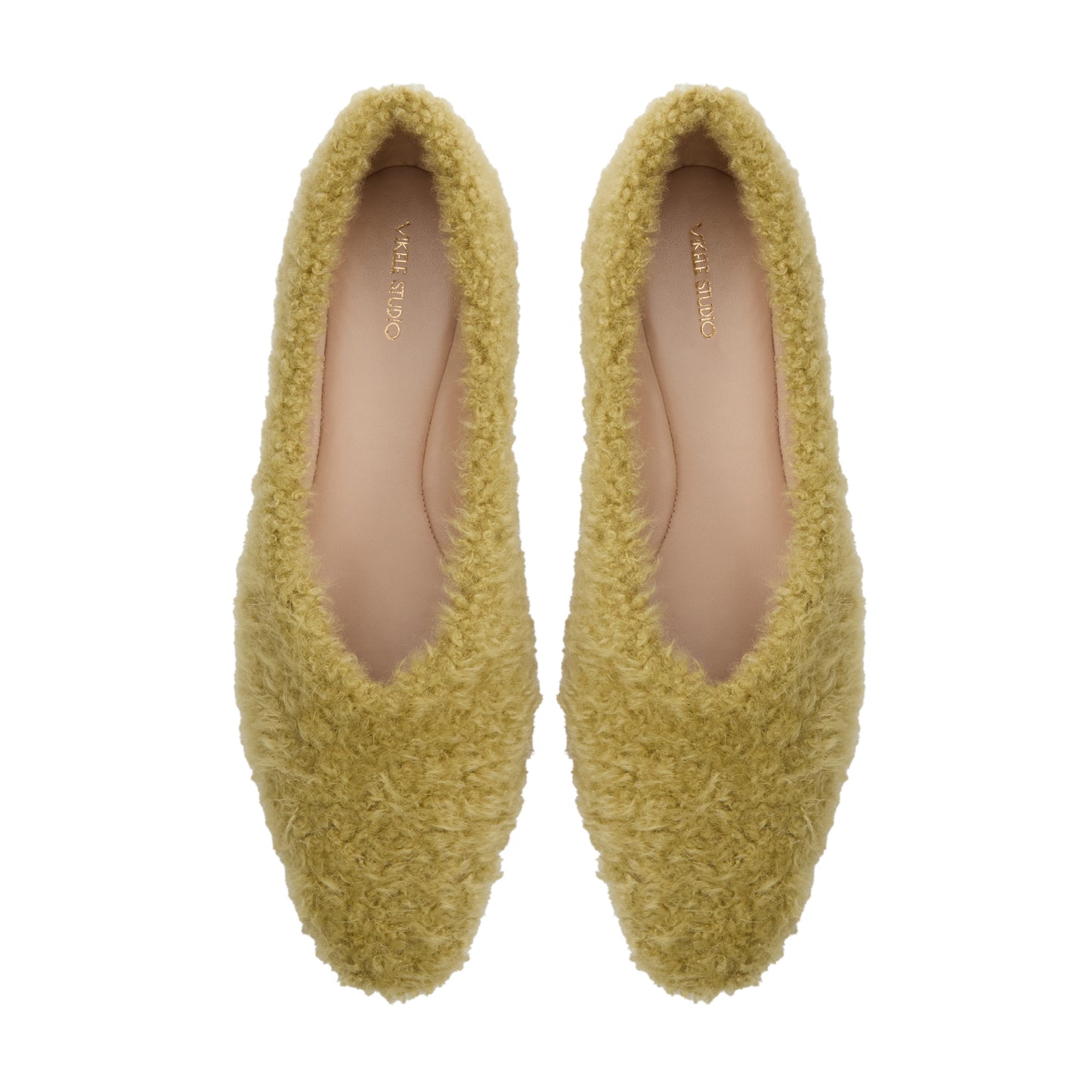 Flat shoes