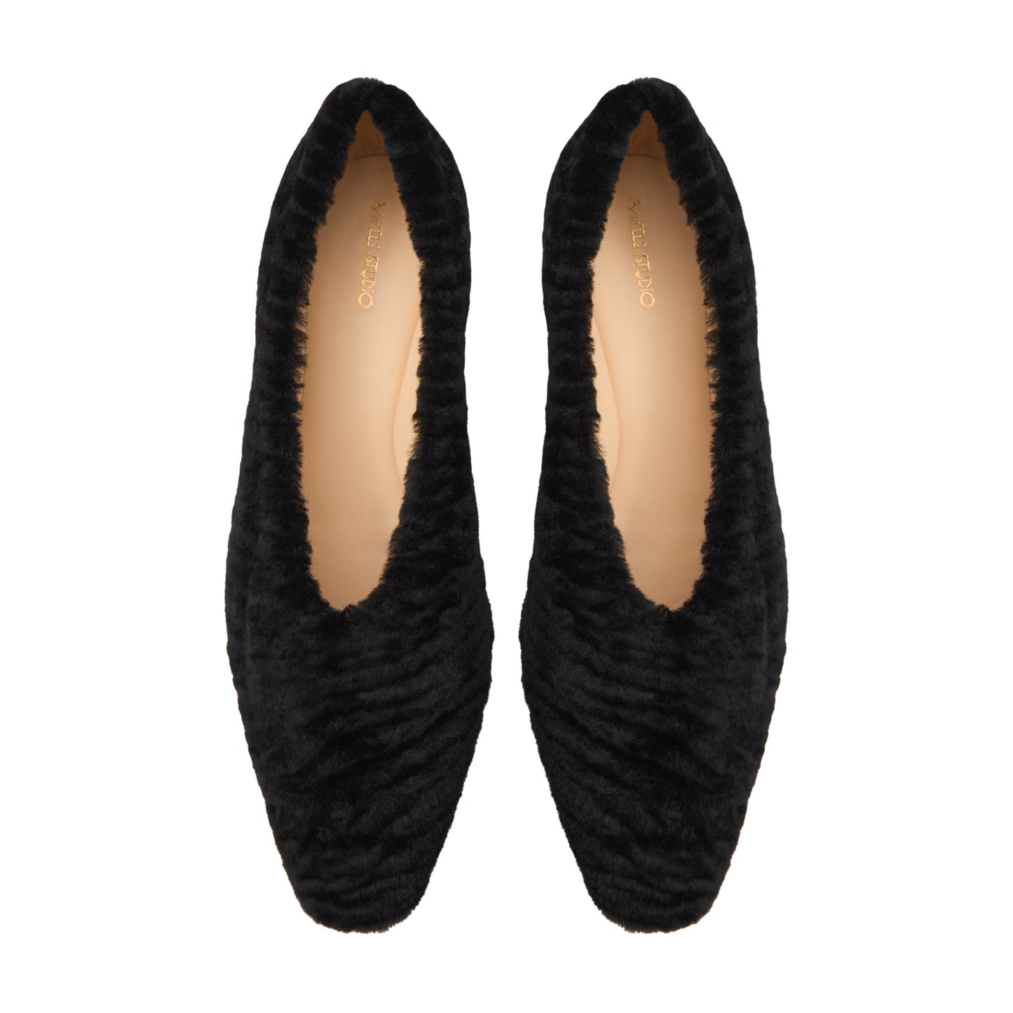 Flat shoes