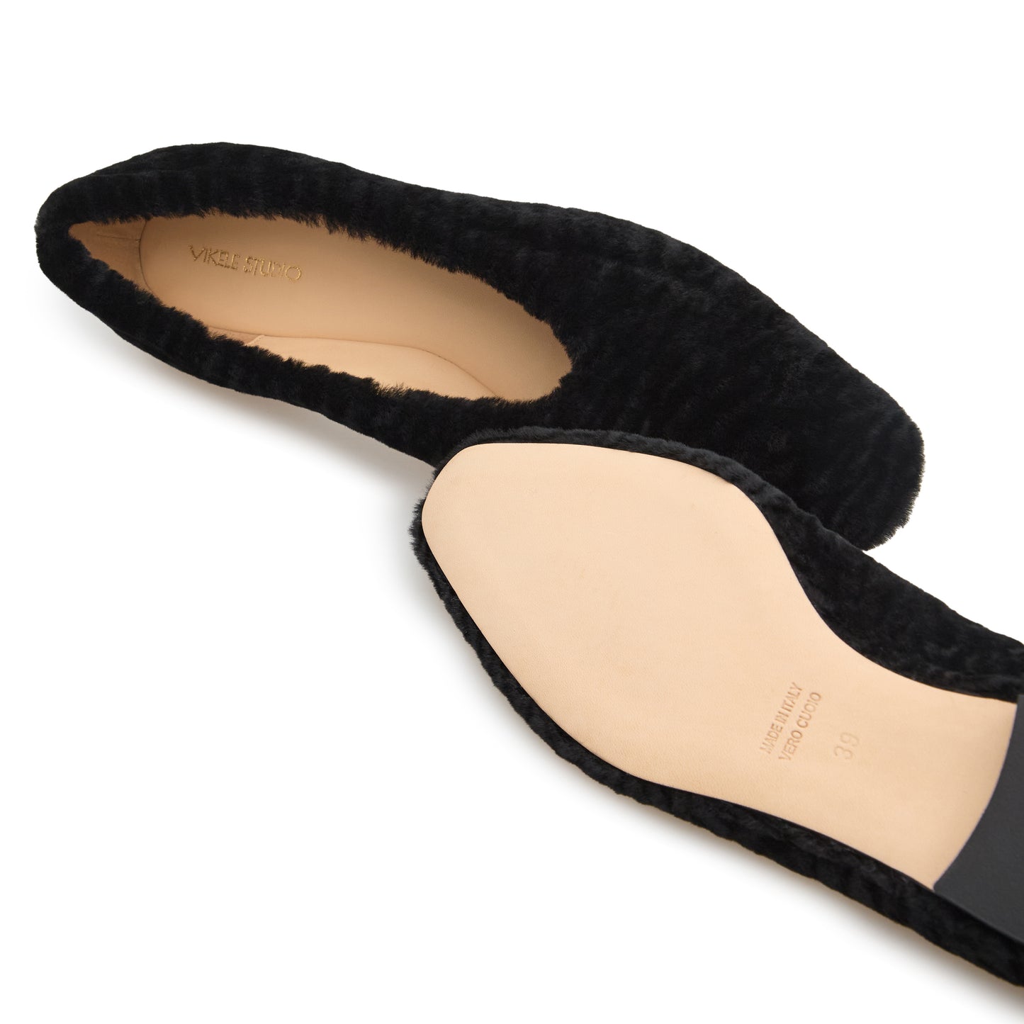 Flat shoes
