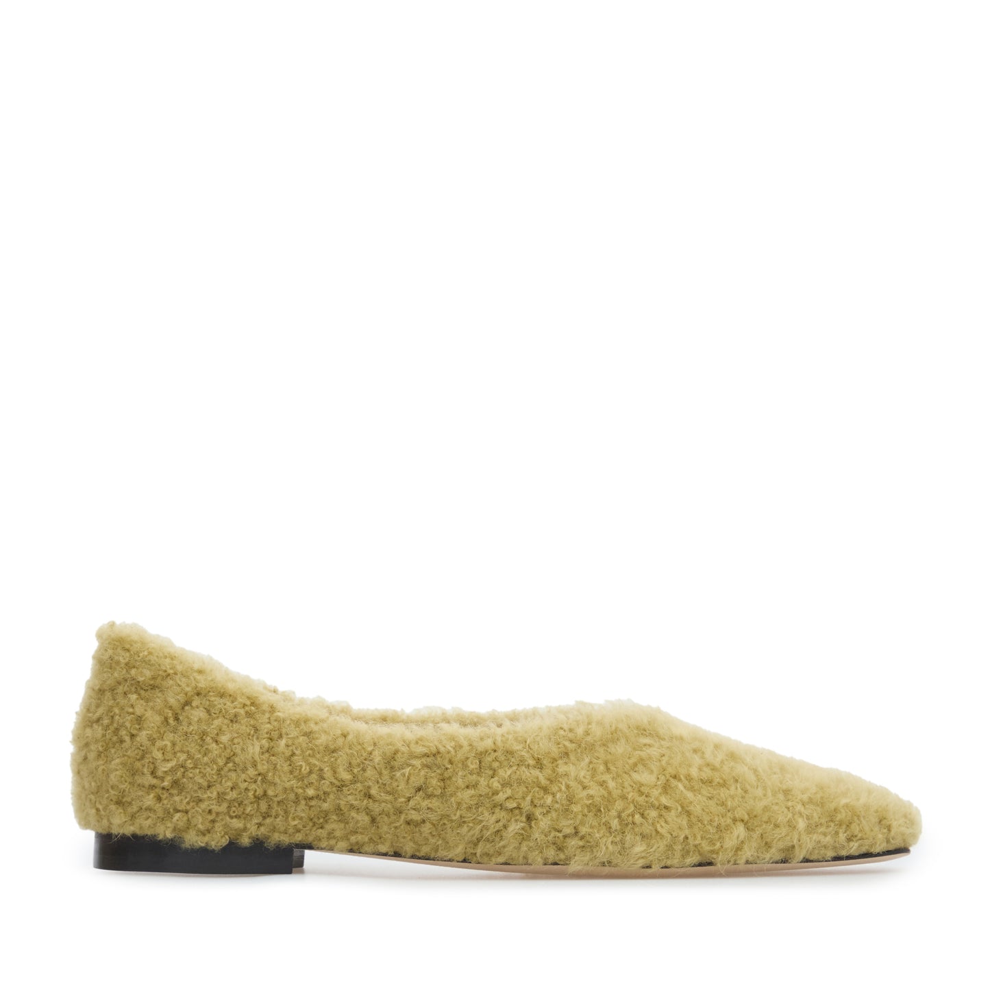Flat shoes